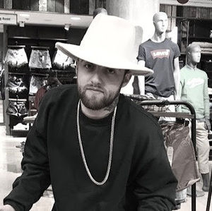 Meet your Posher, Layla